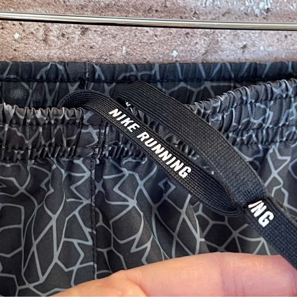 Nike Dri-fit Athletic Running Shorts Black White | Zip Pocket | Women’s … - Picture 6 of 13